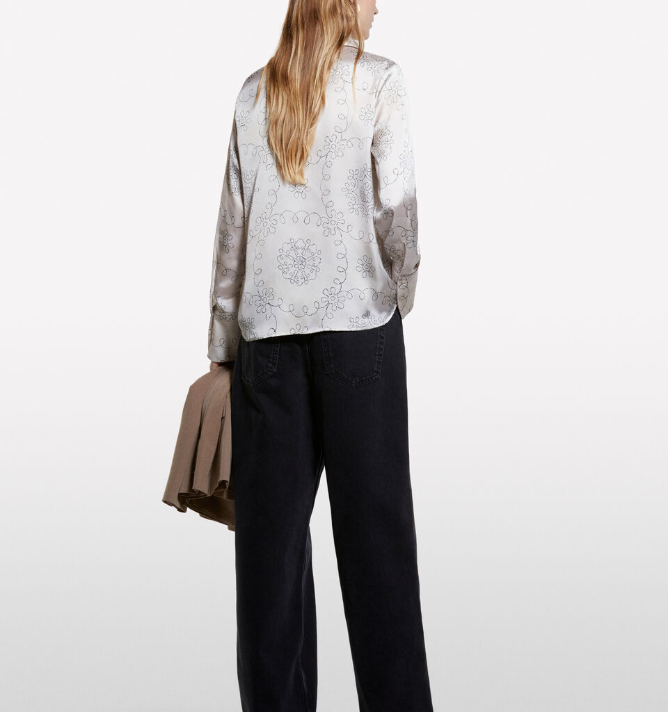 Camisa bege em cetim estampado - camisas para mulher - Bege | Sisley image number 2